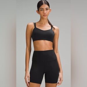 *NEVER WORN* Lululemon Like a Cloud Bra
Light Support, B/C Cup